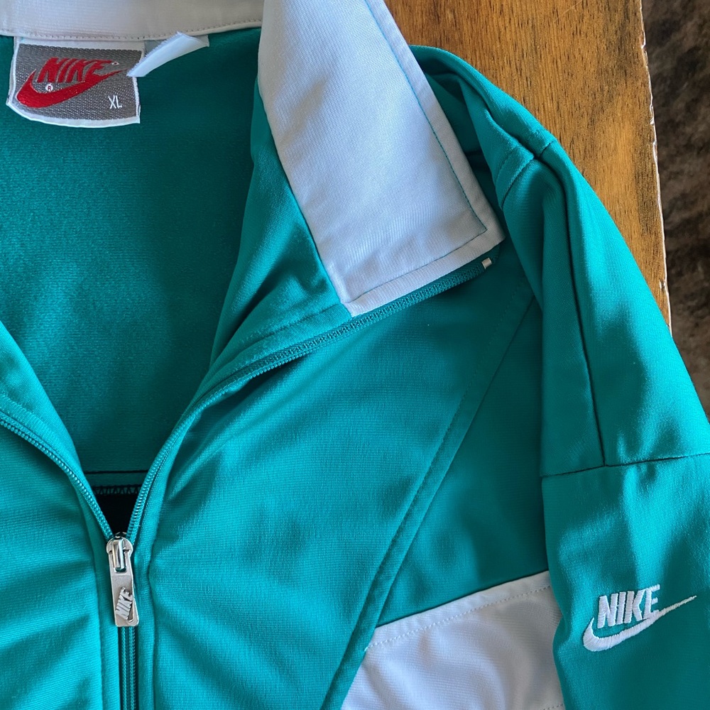 Old School Nike Zip Up Jacket